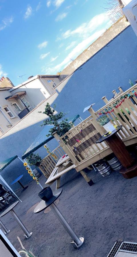 The Armada Inn Armoy Exterior photo